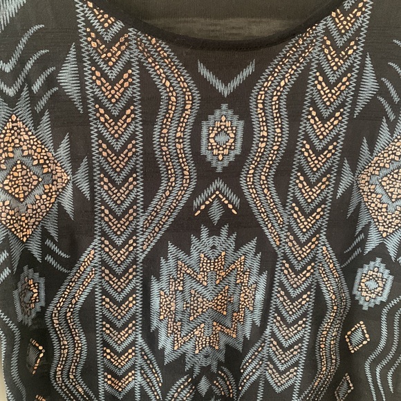 Aztec Top - Picture 3 of 3